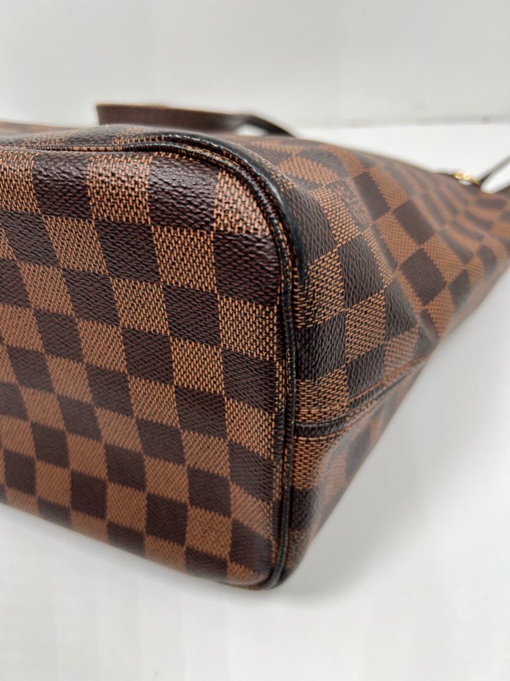 Louis Vuitton Neverfull MM Damier Ebene Tote w/ Pouch Red Interior + Pouch - Picture 9 of 15